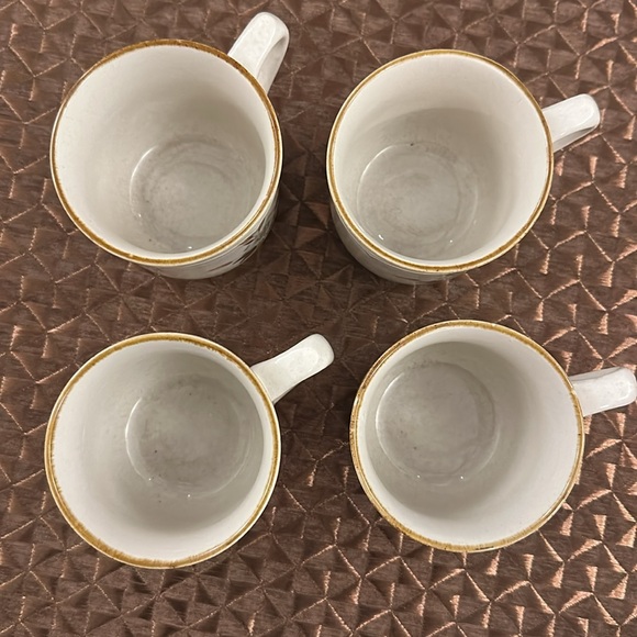 Set of Four Vintage Mugs - Picture 5 of 13